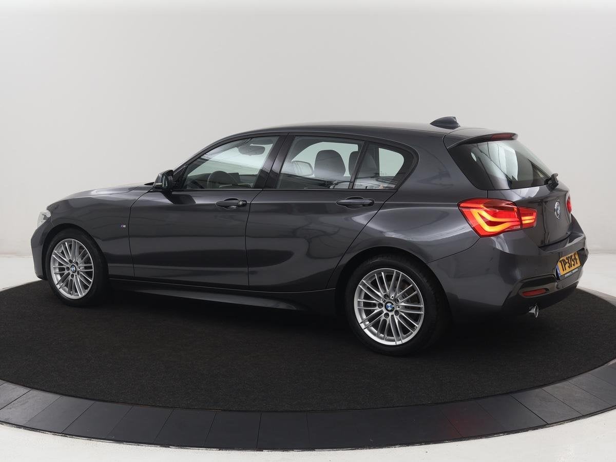 BMW 1-serie 118i High Executive M-sport | Leder | Full LED |, Auto's, BMW, 1-Serie, Euro 6, Origineel Nederlands, Bedrijf