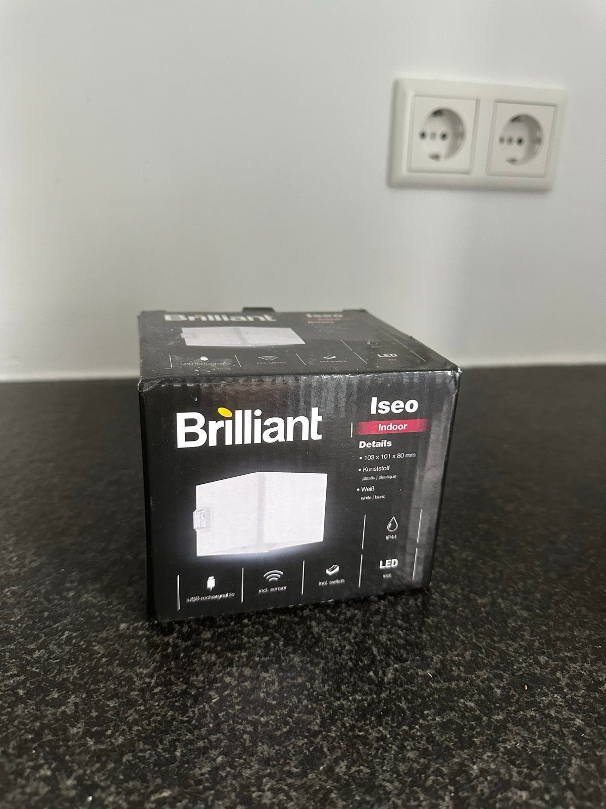 Brilliant Iseo Indoor oplaadbare LED Wandlamp met Sensor, Kunststof, LED, Ophalen of Verzenden, Zo goed als nieuw