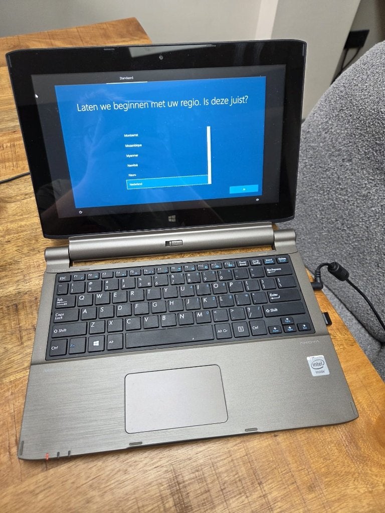 2-in-1 Laptop / Tablet – Inclusief tas en muis, Medion Akoya, Ophalen of Verzenden, Zo goed als nieuw, 11 inch