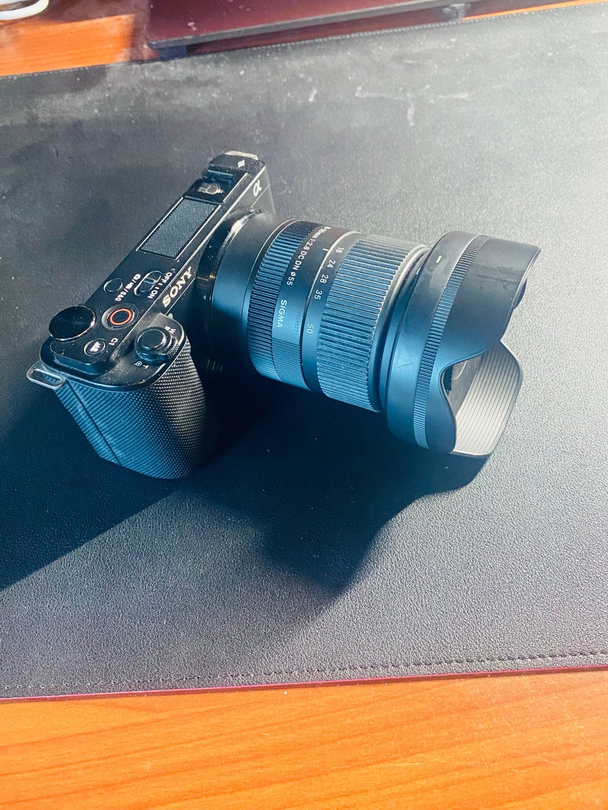 Sony ZV-E10 Camera Combo met Sigma Lens en Accessoires, Audio, Tv en Foto, Bluetooth, Ophalen of Verzenden, Zo goed als nieuw