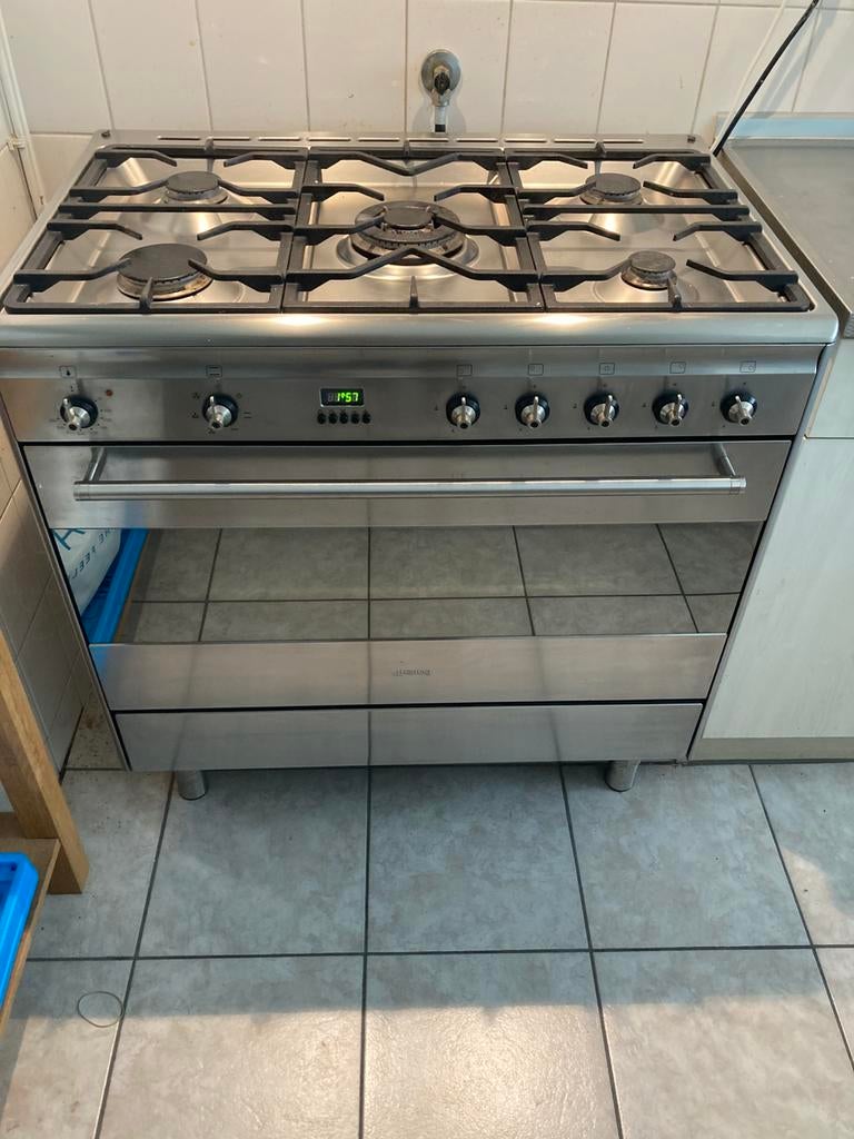 SMEG 5 pits 90cm gasfornuis, Wokfornuis, Grote Oven, Ophalen, 60 cm of meer, Zo goed als nieuw, Gas