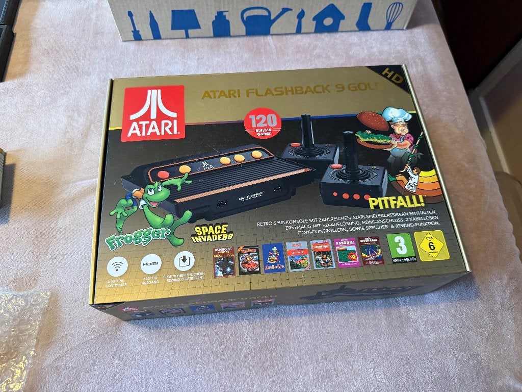 atari flashback 9 gold, Spelcomputers en Games, Spelcomputers | Atari, Ophalen of Verzenden, Nieuw, Met 2 controllers, Atari 2600