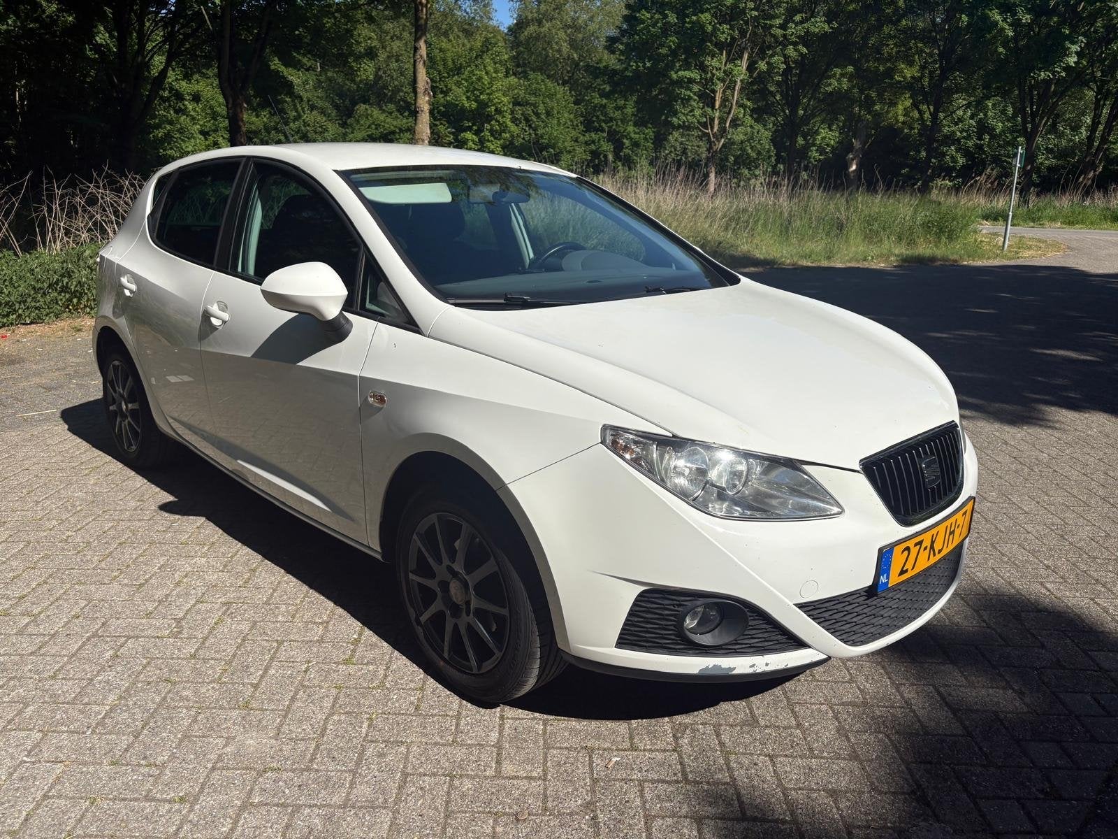Seat Ibiza 1.4 63KW 5DRS 2009 Wit, Voorwielaandrijving, Stof, 40 €/maand, 4 cilinders
