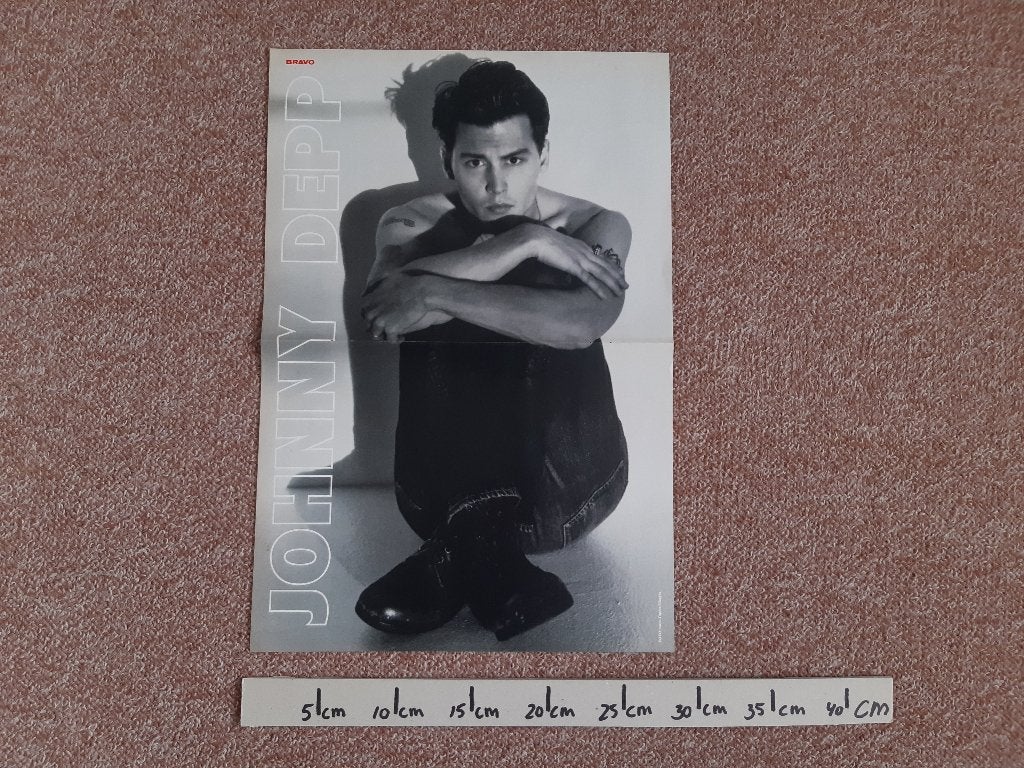 Poster Film Johnny Depp Bravo Color Me Badd A3 28x42 cm, Rechthoekig Staand, Ophalen of Verzenden, Zo goed als nieuw, A1 t/m A3