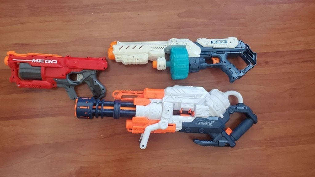 Stoere set speelgoedgeweren, Ophalen of Verzenden, Gebruikt