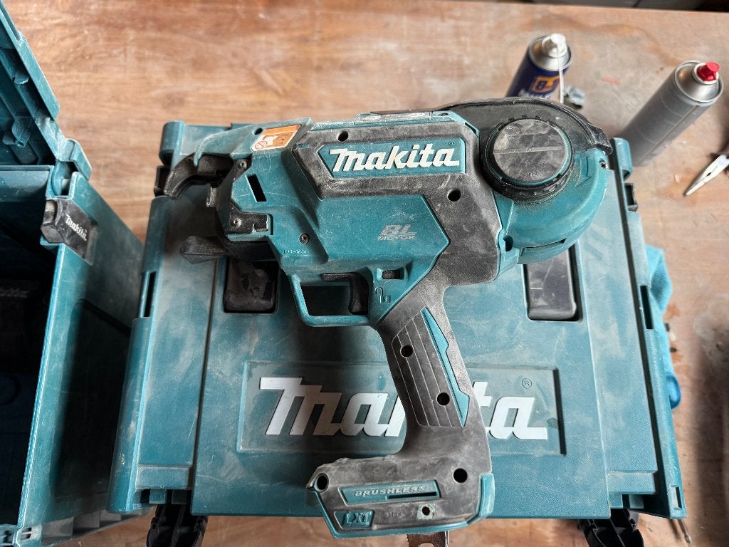 Makita Vlechtmachine 2 stuks, Ophalen, Gebruikt