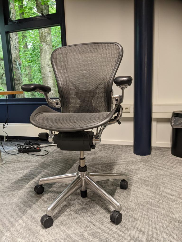 Laatste Herman Miller Aeron Bureaustoel - Zo goed als nieuw, Huis en Inrichting, Bureaustoelen, Ophalen, Zwart, Zo goed als nieuw