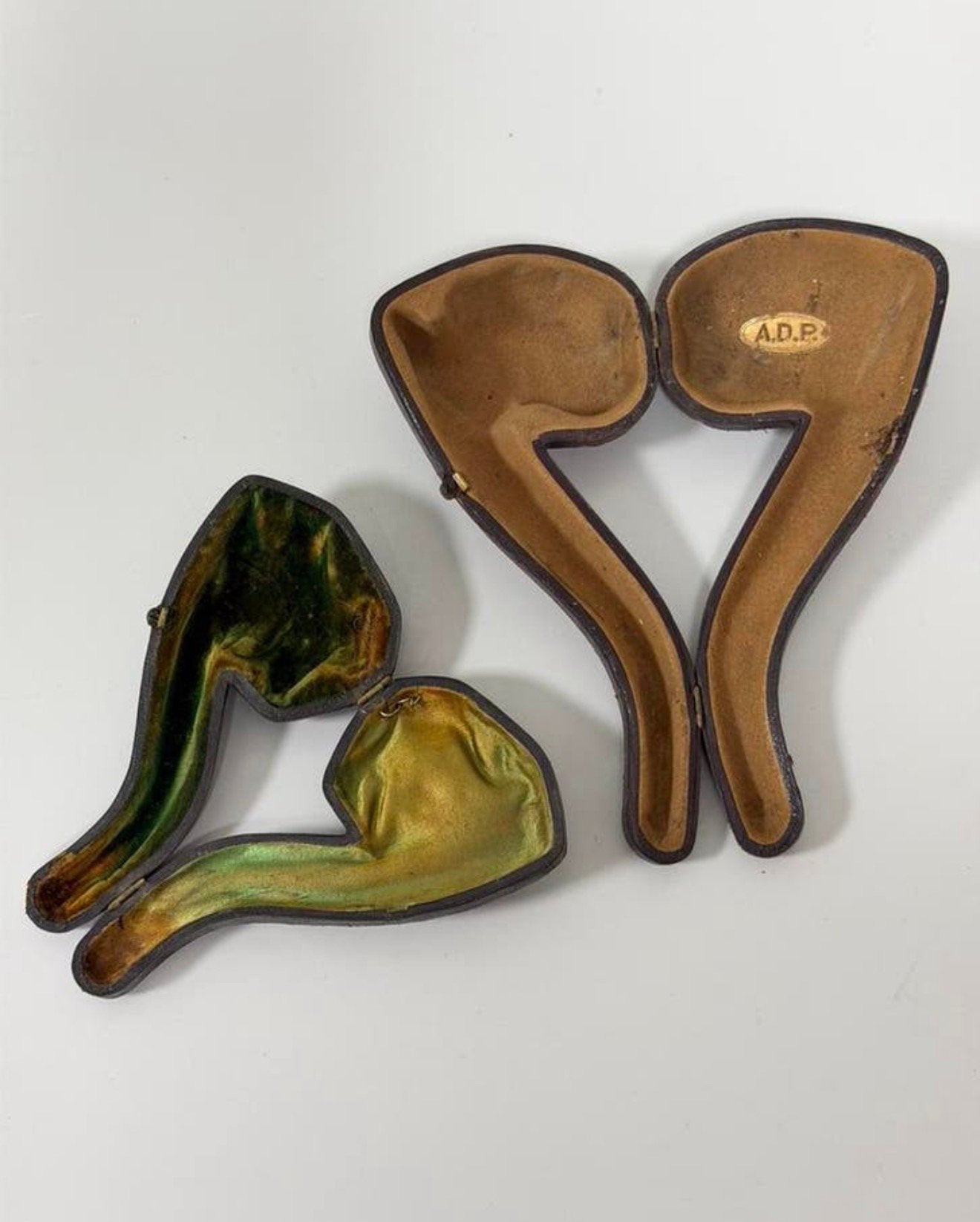 Antieke pijp etui 2X leer ADP pijpenkoffer antiek pijpkoffer, Ophalen of Verzenden, Zo goed als nieuw, H, (Water)pijp