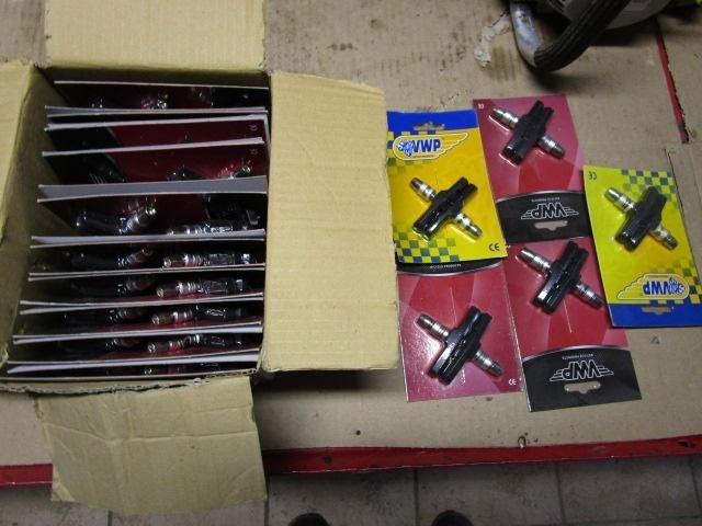 Nieuwe sets remblokken voor fiets - V-brakes, Ophalen of Verzenden, Nieuw, Remmen