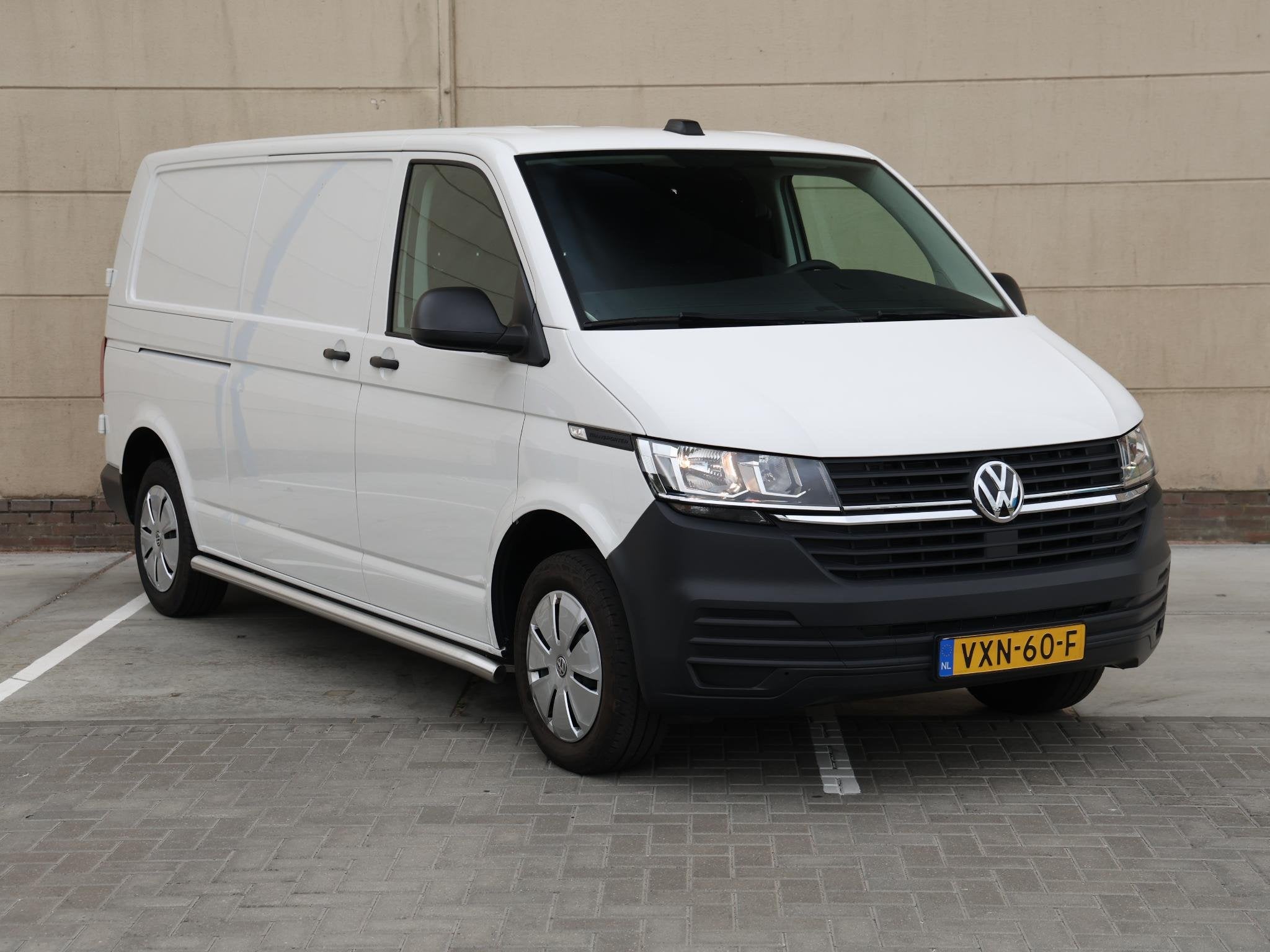 Volkswagen Transporter 2.0 TDI 110 pk L2H1 Business | Airco, Voorwielaandrijving, Stof, Gebruikt, 4 cilinders