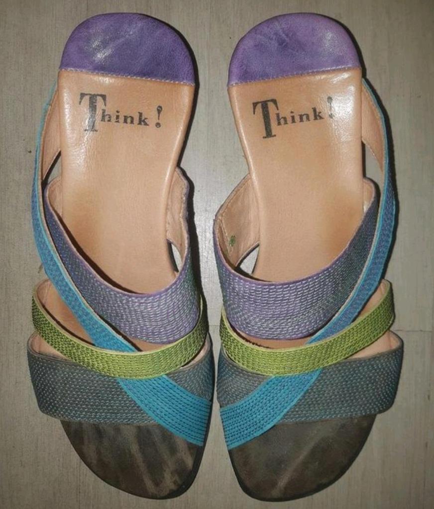 THINK! Leren design slipper sandalen. NIEUWSTAAT. Maat 36., Overige kleuren, Think!, Zo goed als nieuw, Sandalen of Muiltjes