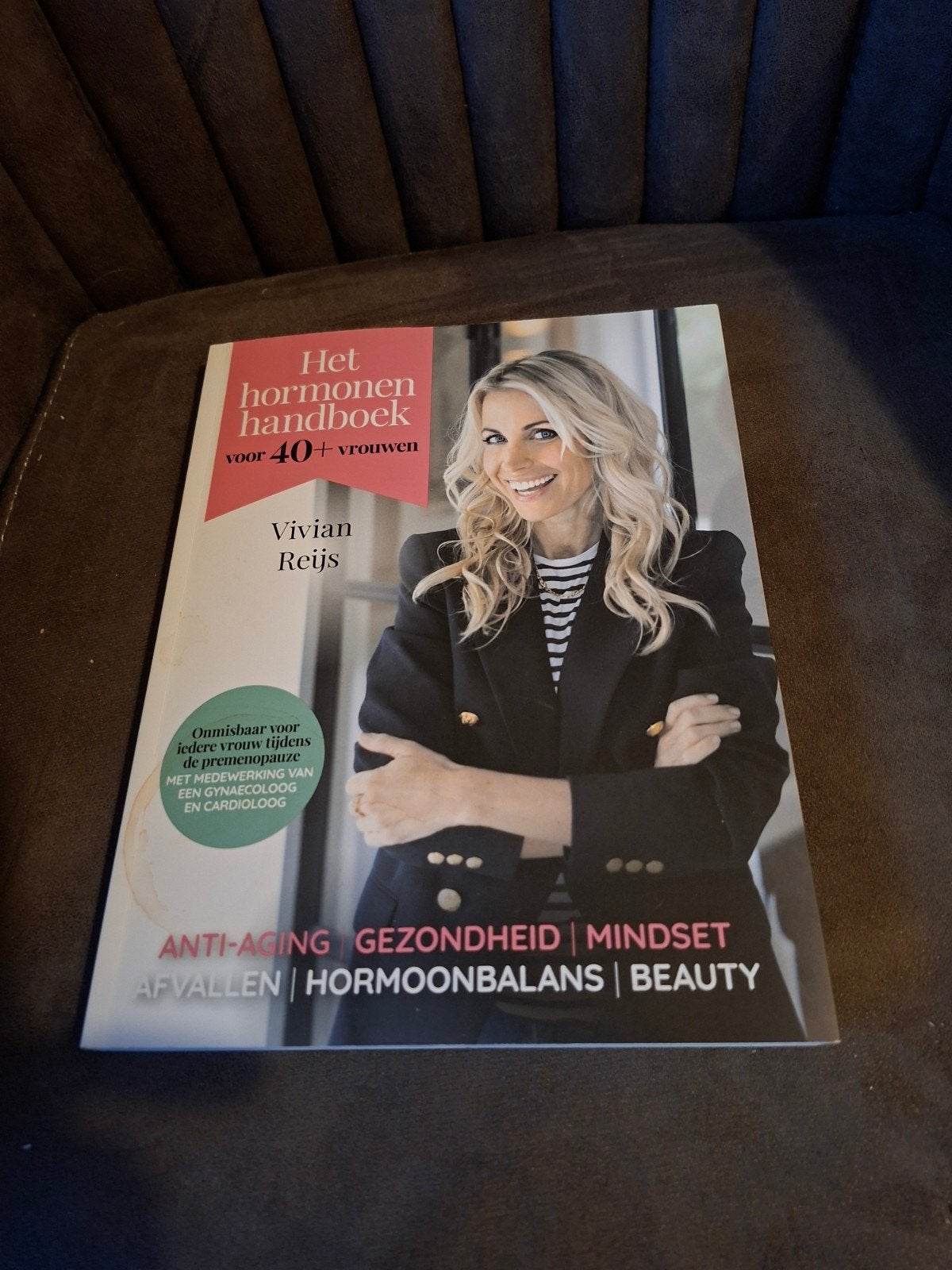 Het Hormonen Handboek voor 40+ vrouwen - Vivian Reijs, Boeken, Ophalen of Verzenden, Zo goed als nieuw, Gezondheid en Conditie