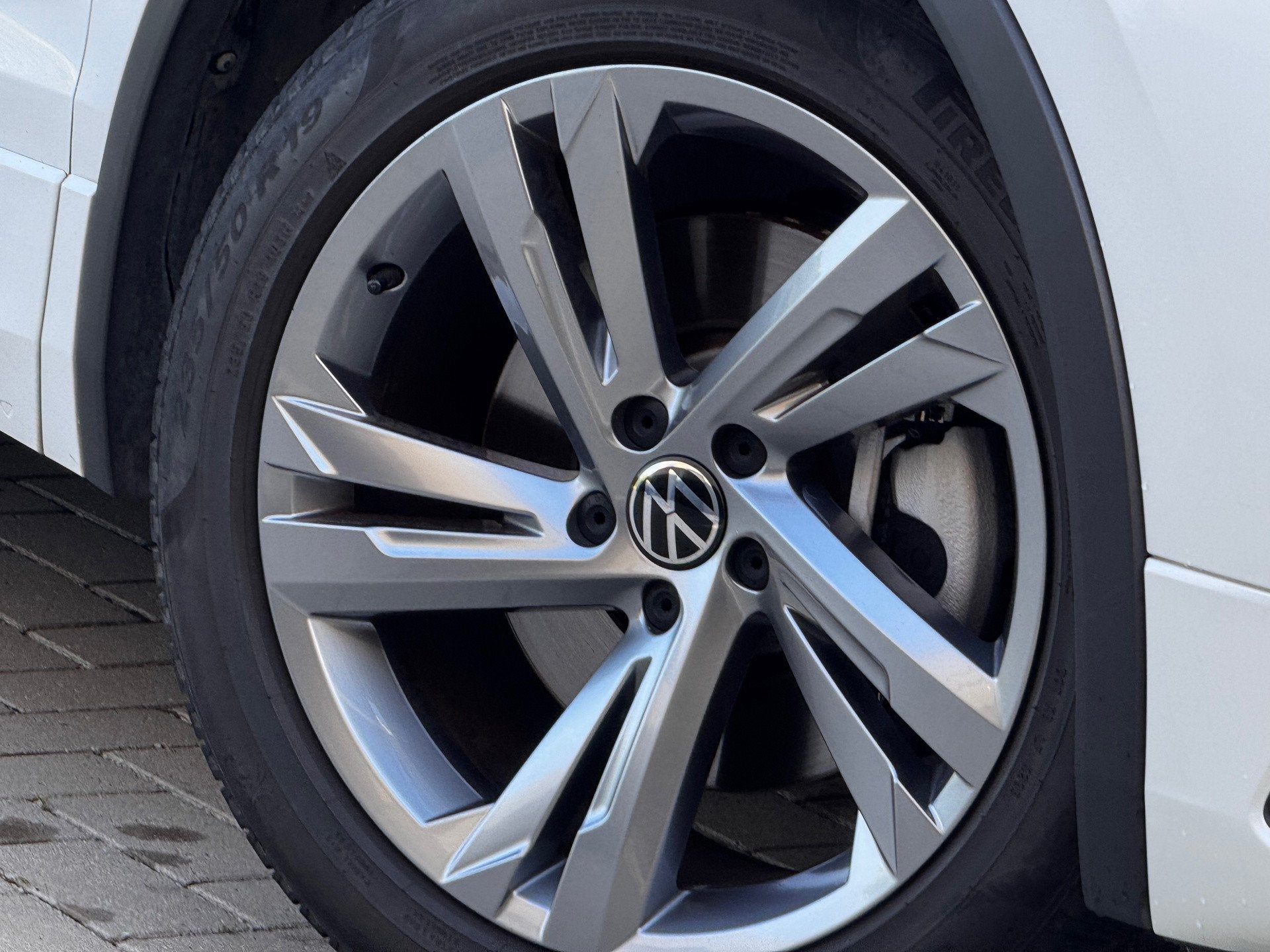 Volkswagen Tiguan 1.4 TSI eHybrid R-Line Virtual Carplay Acc, 4 cilinders, Met garantie (alle), Wit, Hybride Elektrisch/Benzine