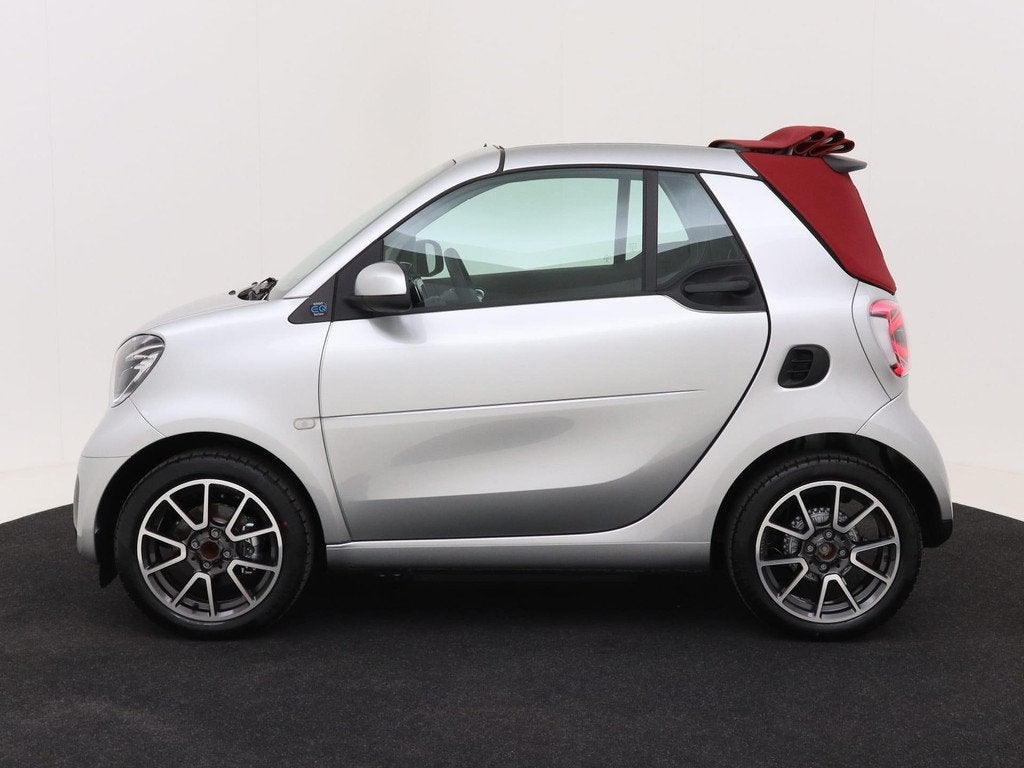 smart fortwo cabrio EQ Comfort PLUS 18 kWh smart fortwo cabr, Auto's, Automaat, 12 maanden, Achterwielaandrijving, 82 pk