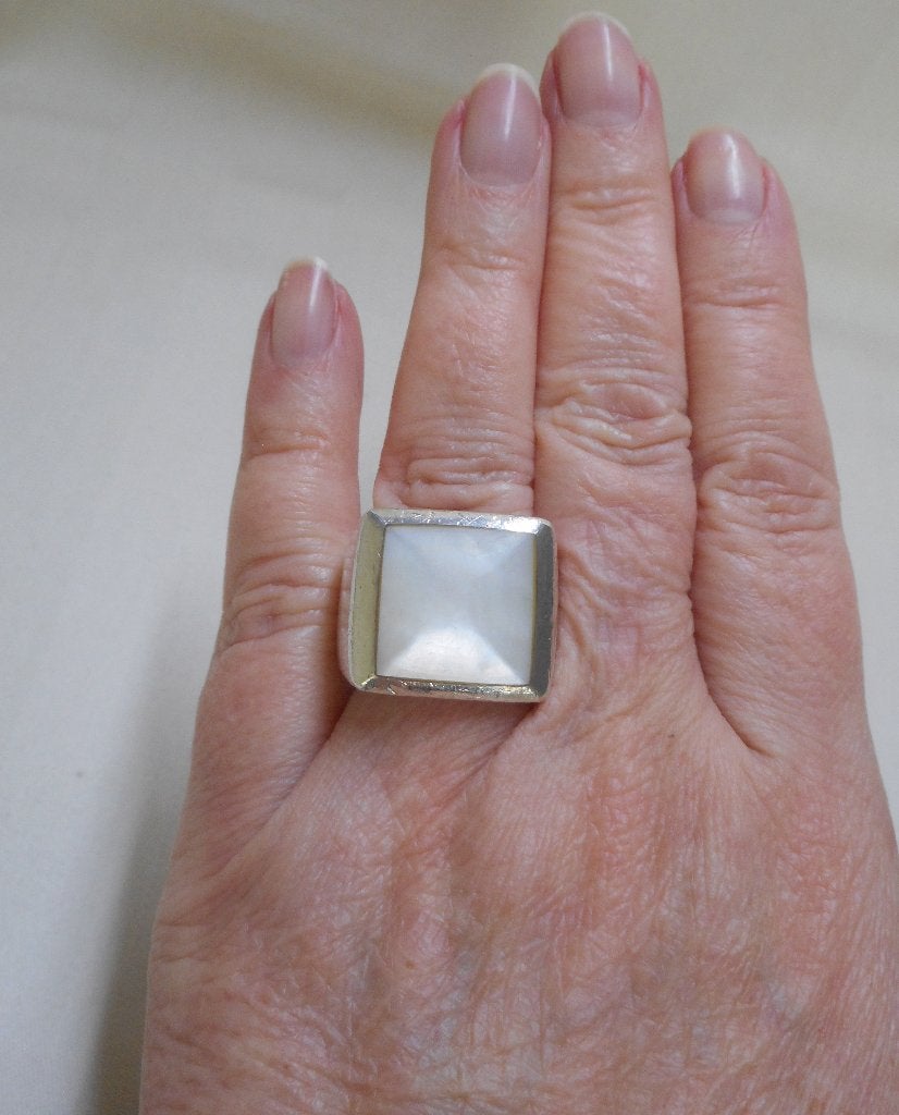 Zilveren royale zware ring met parelmoer maat 17.75 nr.1639