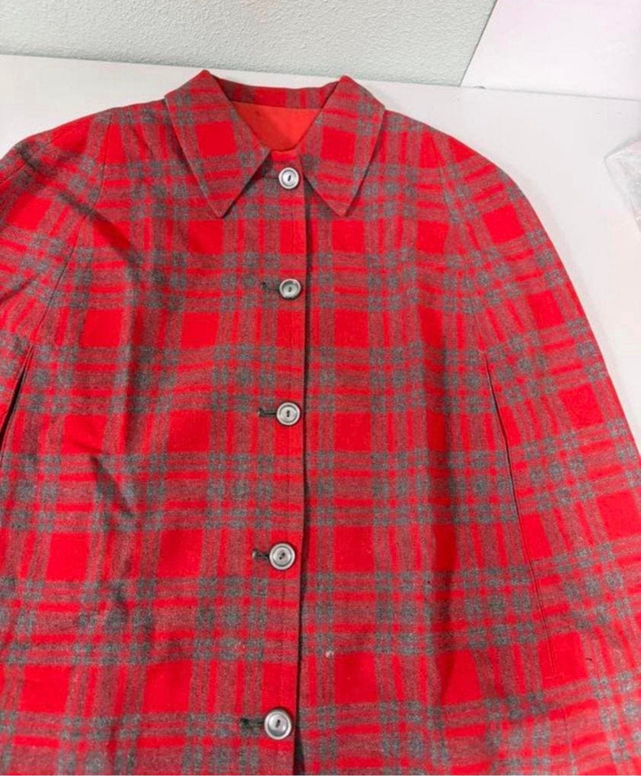 Vintage rode wollen mantel jas cape poncho met ruit L 100cm, Ophalen of Verzenden, Zo goed als nieuw, H, H