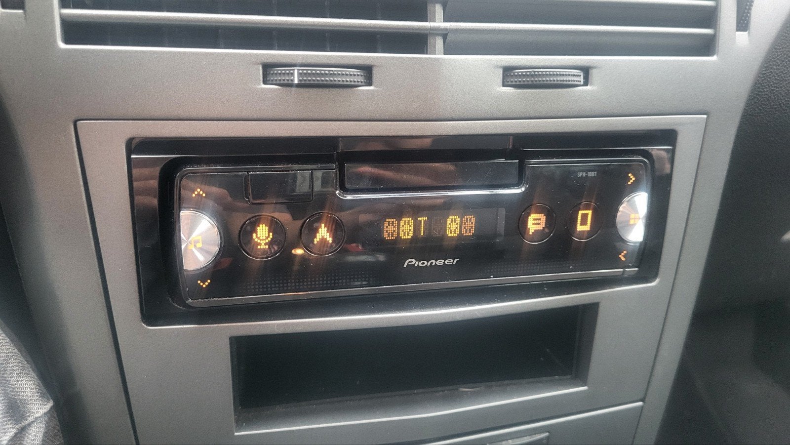 Pioneer SPH-10BT met CAN-bus en frontje voor Opel, Auto diversen, Autoradio's, Ophalen of Verzenden