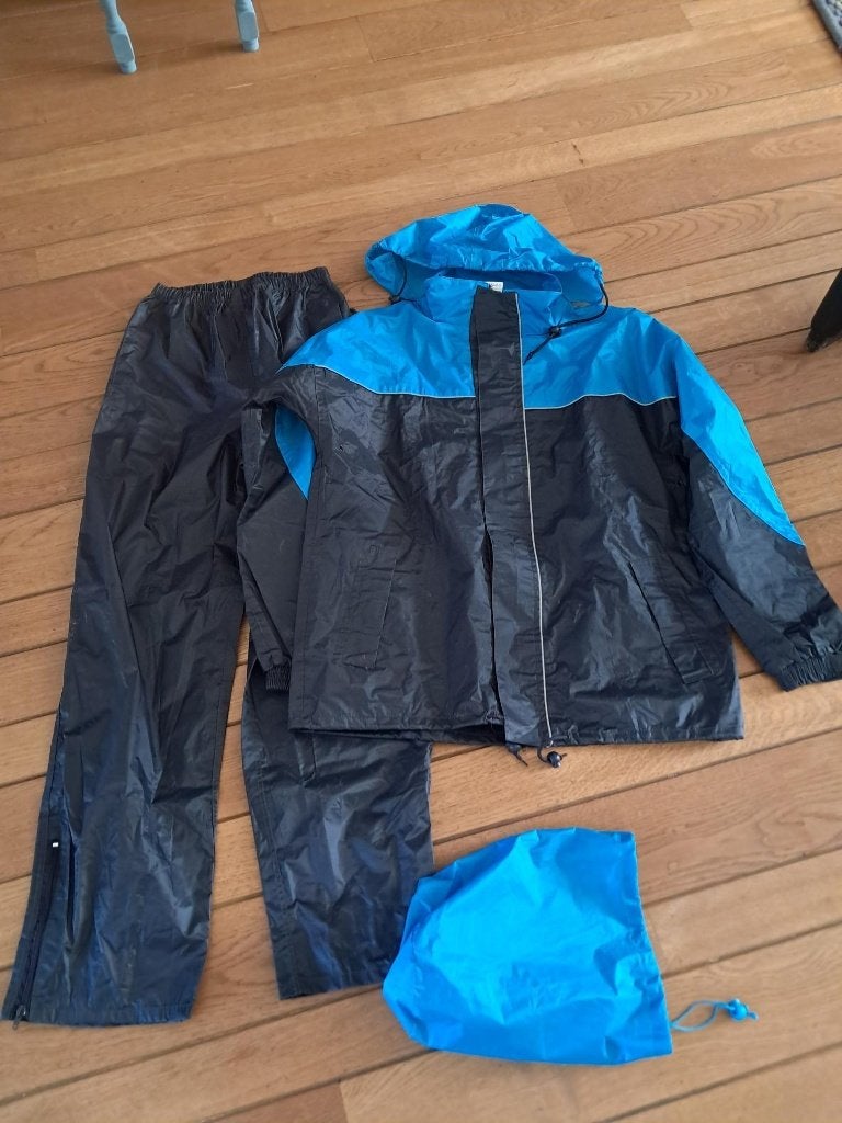 regenpak broek en jas Blauw Maat : S, Ophalen of Verzenden, Zo goed als nieuw, Regenpak