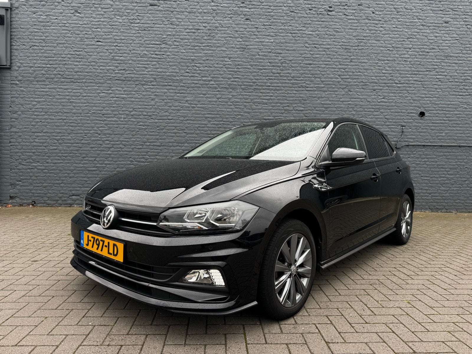 Volkswagen Polo 1.0 TSI | R-line | PDC | NAVI | CARPLAY | CC, Auto's, Voorwielaandrijving, Stof, Zwart, 95 pk