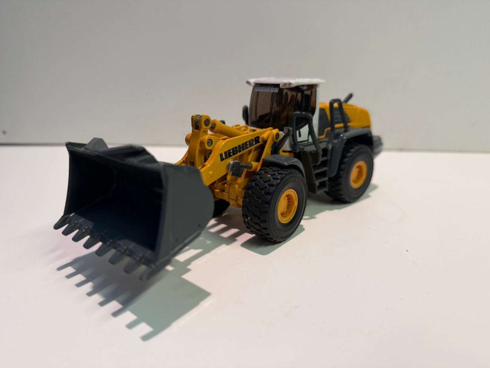 Liebherr 564, Ophalen of Verzenden, Zo goed als nieuw, Hijskraan, Tractor of Landbouw, SIKU