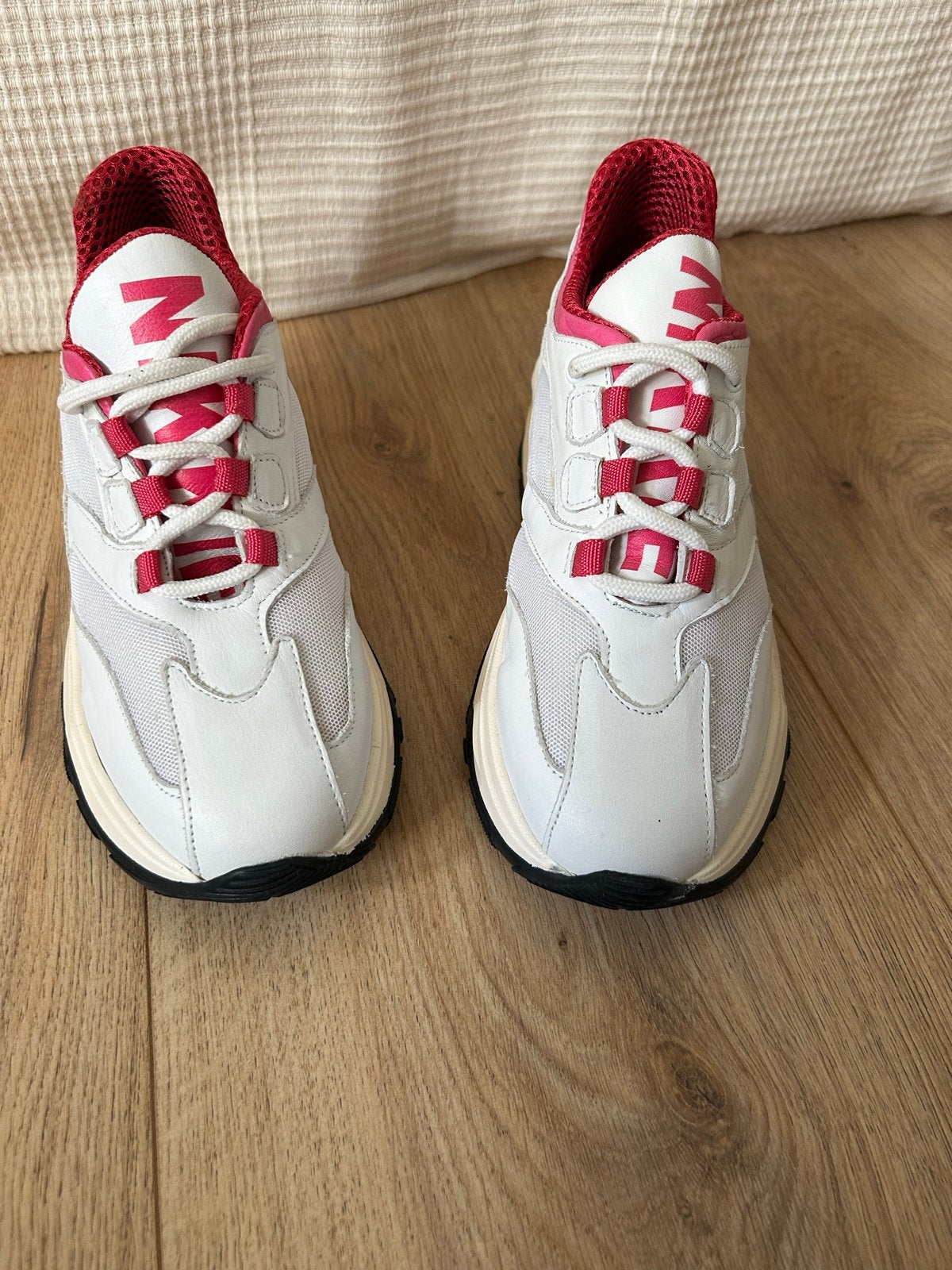 Nikkie witte en roze sneakers, maat 39, Ophalen of Verzenden, Nieuw, Wit, Sneakers of Gympen