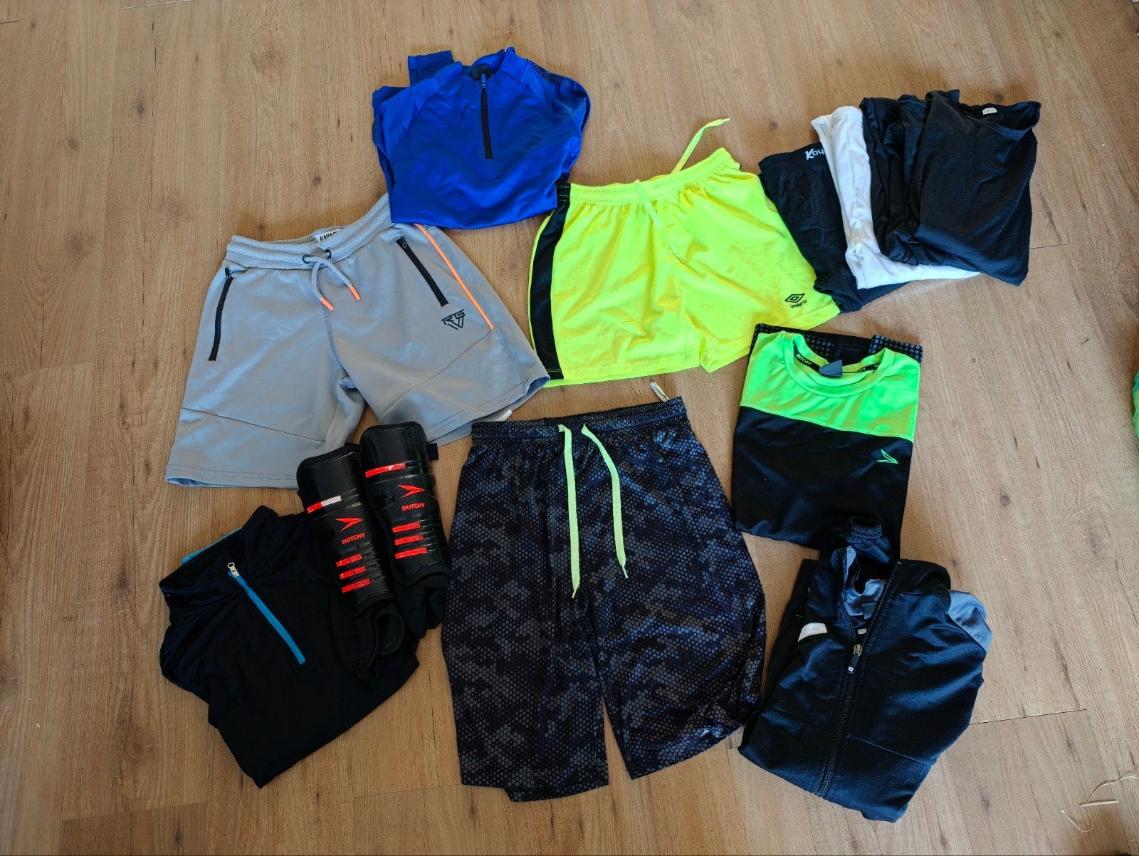 Kinder sport voetbal kleding mt 164, Kinderen en Baby's, Kinderkleding | Maat 164, Ophalen of Verzenden, Jongen of Meisje