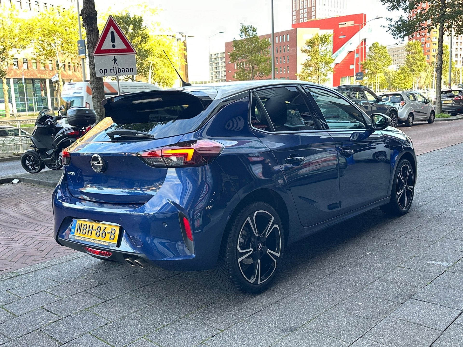 Opel Corsa 1.2 GS Line Automaat Leer Navi Camera Carplay, Gebruikt, Euro 6, 1133 kg, Blauw
