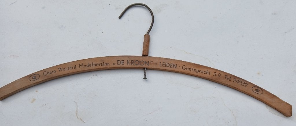 Antiek klerenhanger Leiden Modelpersinrichting de Kroon,, Ophalen