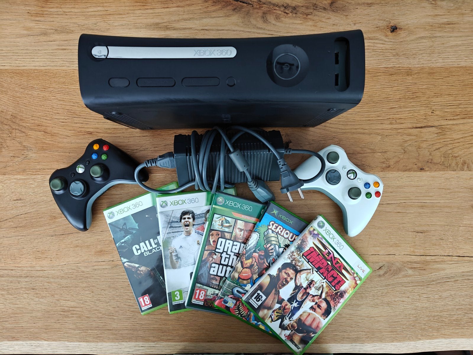Xbox 360 console met 2 controllers en spellen, Spelcomputers en Games, Spelcomputers | Xbox 360, 360 Elite of Super Elite, Met 2 controllers