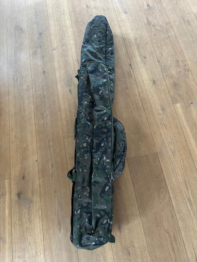 Trakker Foudraal 10ft NXC camo 3 rod, Watersport en Boten, Hengelsport | Karpervissen, Ophalen of Verzenden, Zo goed als nieuw