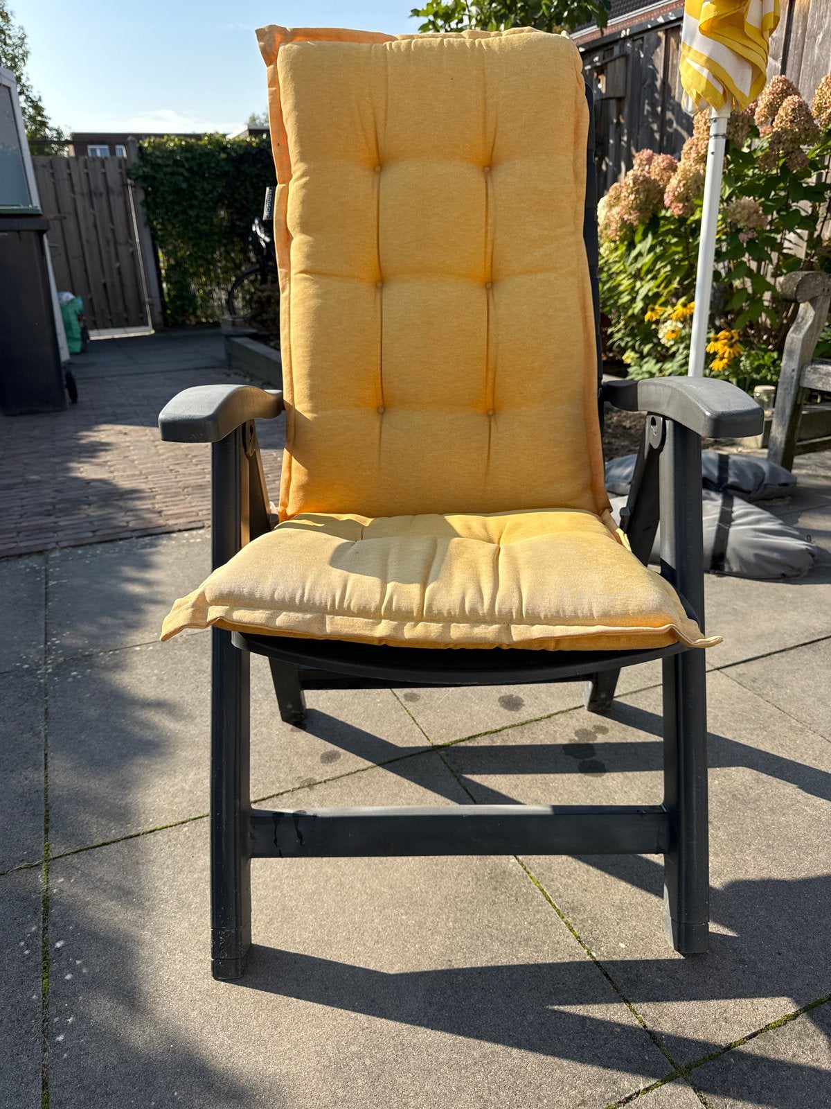 4 gebruikte Hartman tuinstoelen met gele Madison kussens, Ophalen, Gebruikt, Kunststof, Verstelbaar