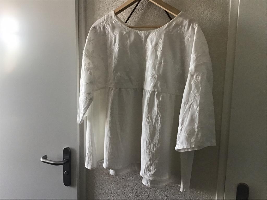Witte tuniek mt 42, Ophalen of Verzenden, Zo goed als nieuw, Maat 42/44 (L), Wit