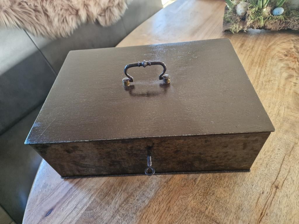 Vintage. Oude zware antieke (geld) kist/ Beaumont kluis., Antiek en Kunst, Ophalen of Verzenden