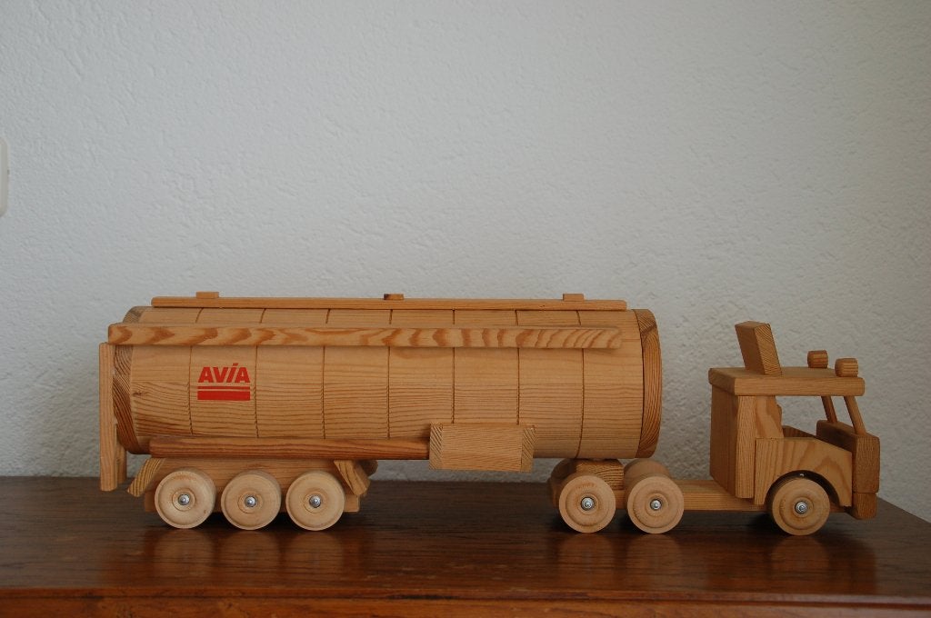 Houten vrachtwagen, Ophalen, Zo goed als nieuw