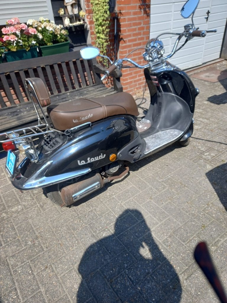 Scooter  le soures, Fietsen en Brommers, Scooters | Overige merken, Ophalen, Gebruikt, Maximaal 25 km/u, Benzine