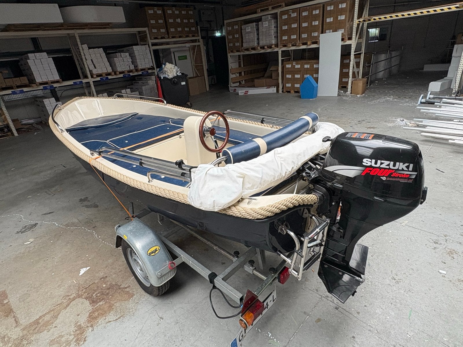 Stijlvolle Sloep met Suzuki Buitenboordmotor en Trailer, 4 m, 15 pk, 25 cm, 2 m