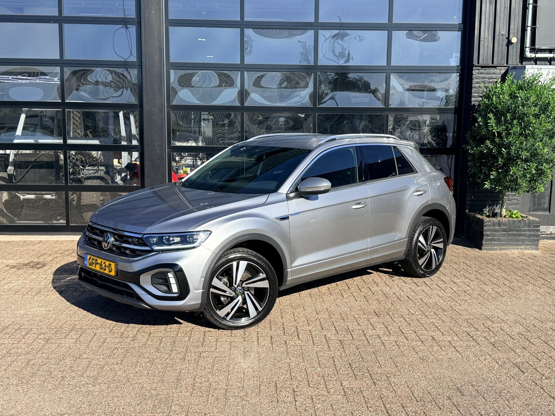 Volkswagen T-ROC 1.5 TSI R-Line Business, Dealer onderhouden, Euro 6, 4 cilinders, 150 pk