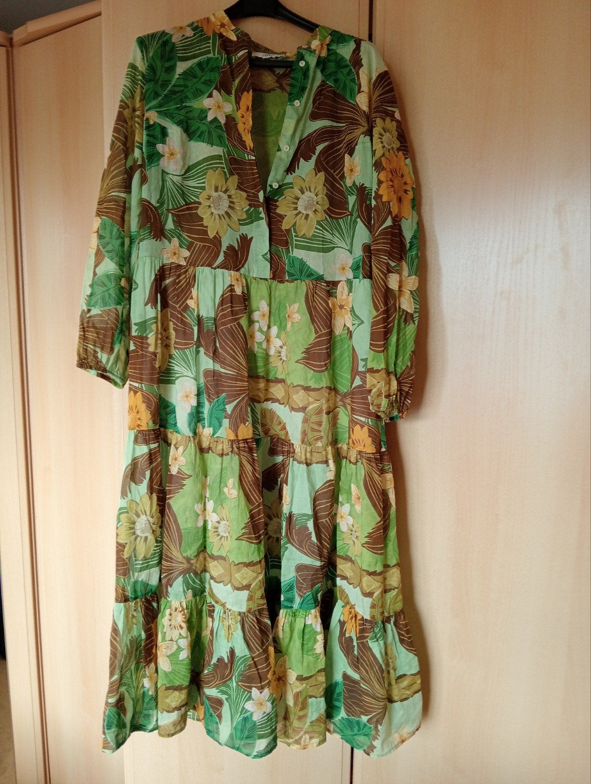 Luchtige zomerjurk in gren en bruine kleuren.maat l, Ophalen of Verzenden, Zo goed als nieuw, Maat 38/40 (M), Carnaval