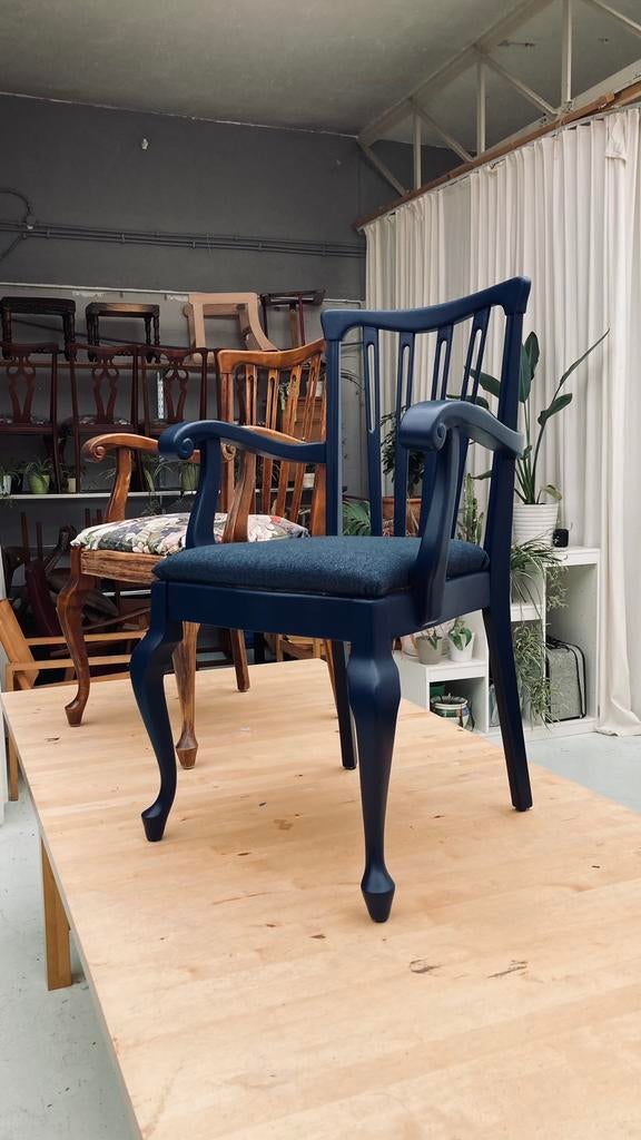 Upholstery workshop: full chair upcycling, Ophalen, Zo goed als nieuw, Zwart, Eén