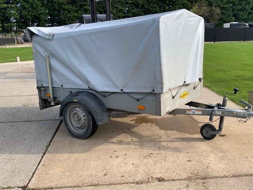Humbaur aanhangwagen met wasinstallatie / watertank, Gebruikt