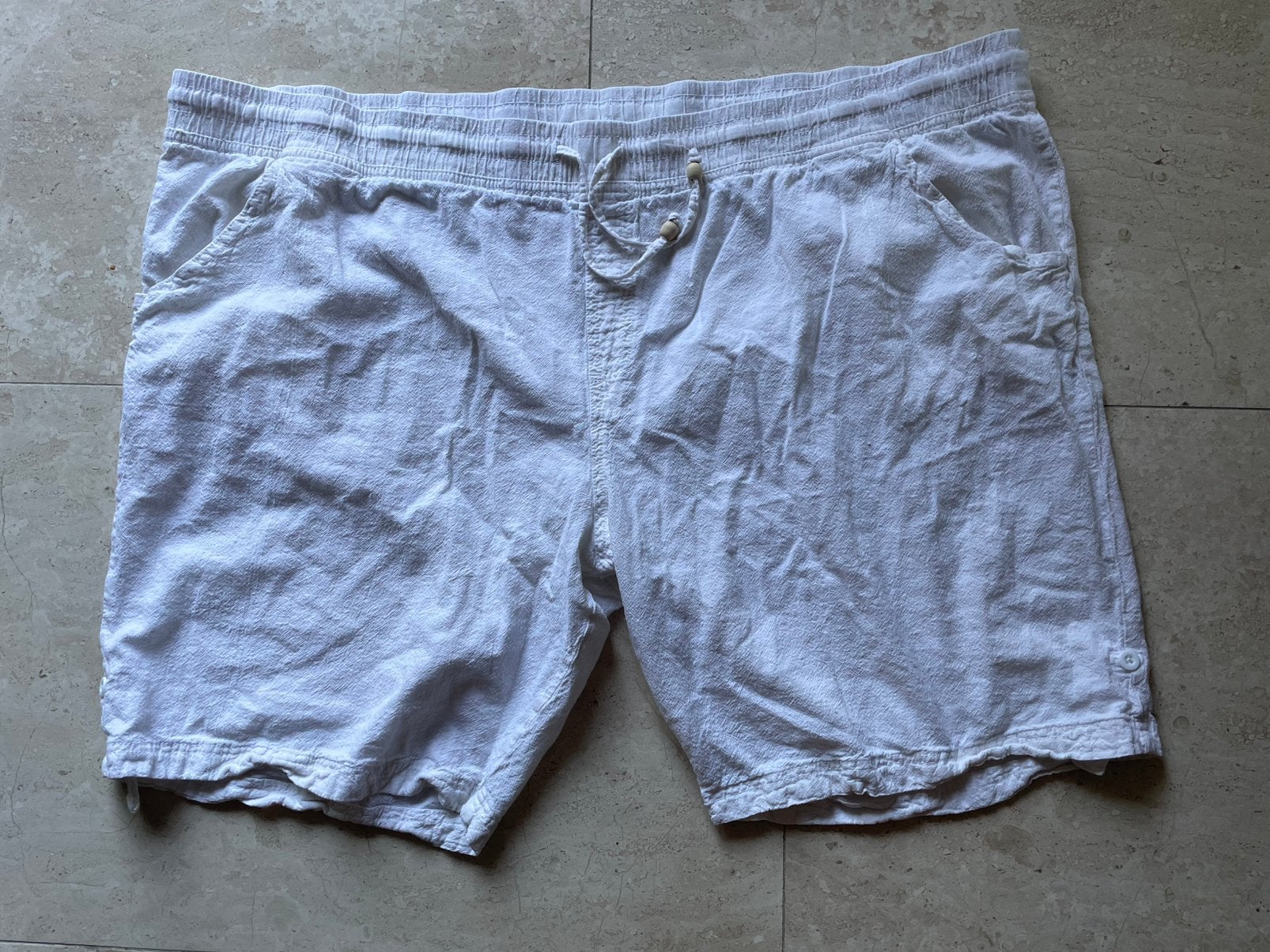 Korte broek maat 54, Kleding | Dames, Ophalen of Verzenden, Zo goed als nieuw, Wit, Broek of Spijkerbroek