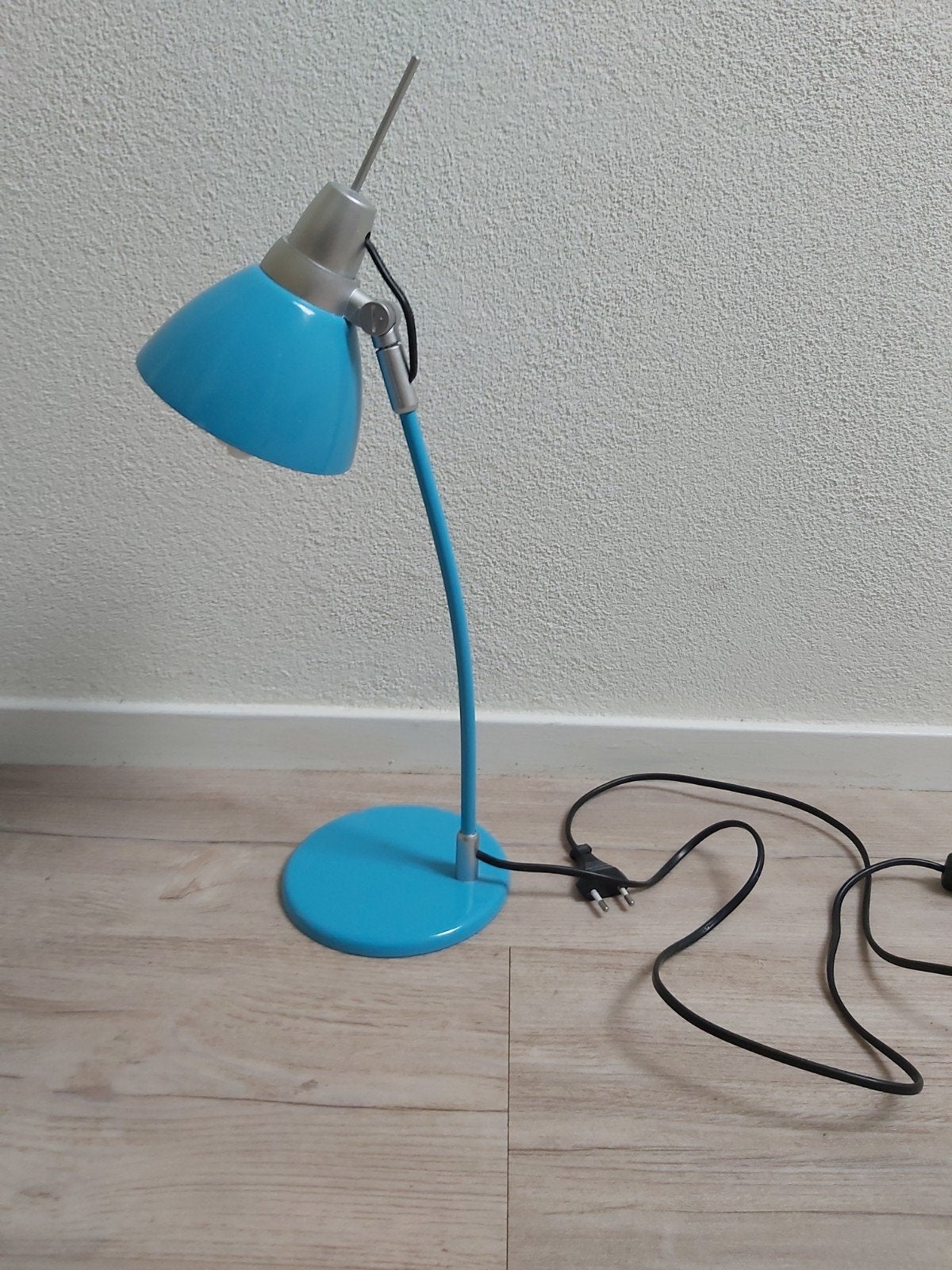 Te koop: blauwe bureaulamp, Huis en Inrichting, Blauw, Bureaulamp, Met schakelaar, Ophalen of Verzenden