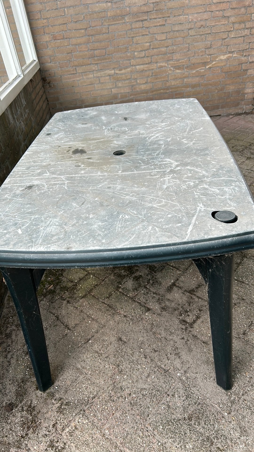 4 stoelen en een tafel gebruikt gratis, Tuin en Terras, Tuintafels, Ophalen of Verzenden, Zo goed als nieuw, Rechthoekig