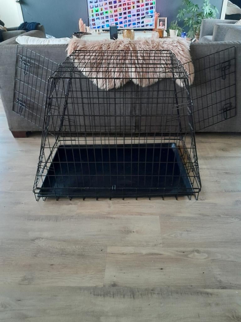 Bench te koop aangeboden., Dieren en Toebehoren, Ophalen, 65 tot 100 cm, Hondenhok, Zo goed als nieuw