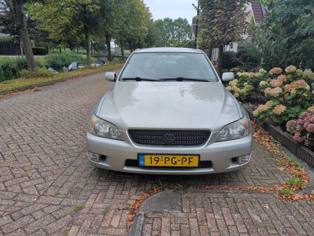 Lexus IS200, Zwart, Particulier, 1405 kg, Euro 4