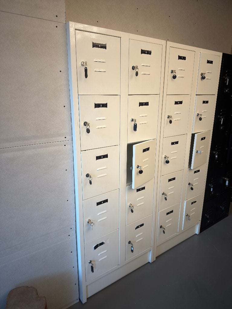 2x 10-deurs lockerkast, Ophalen, Gebruikt