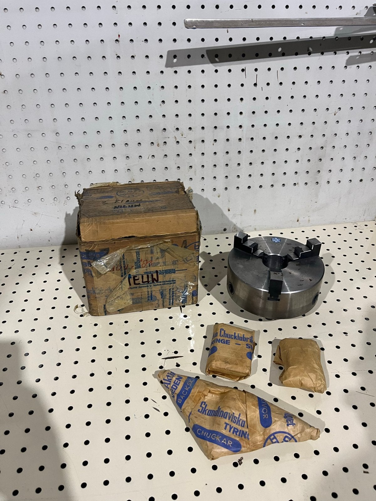 Nieuwe 3-klauwplaat 156 mm met sleutel en bekken, Ophalen of Verzenden, Nieuw