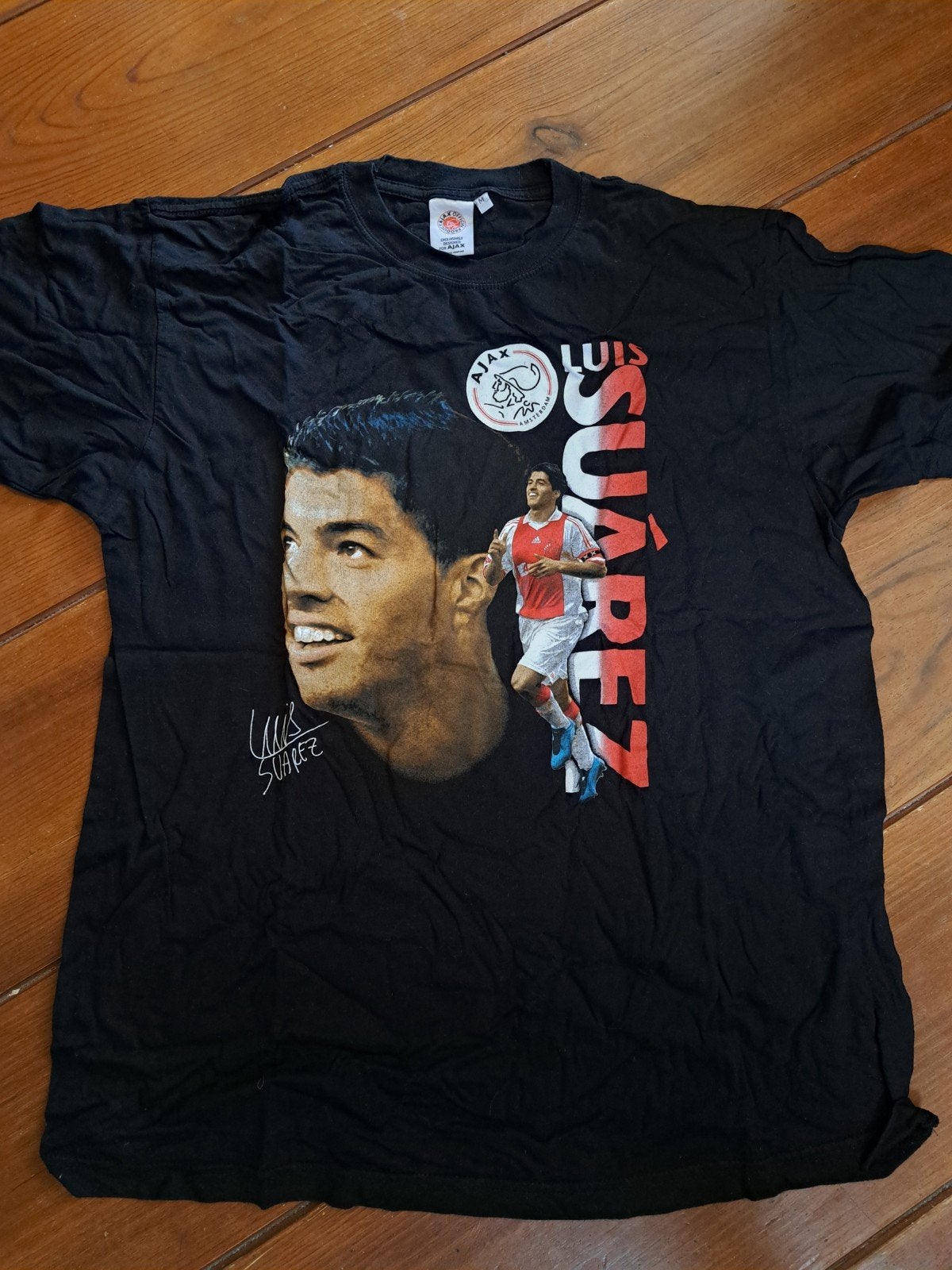 Ajax Luis Suárez T-shirt - Maat M, Maat 48/50 (M), Zwart, Ophalen of Verzenden, Ajax Official