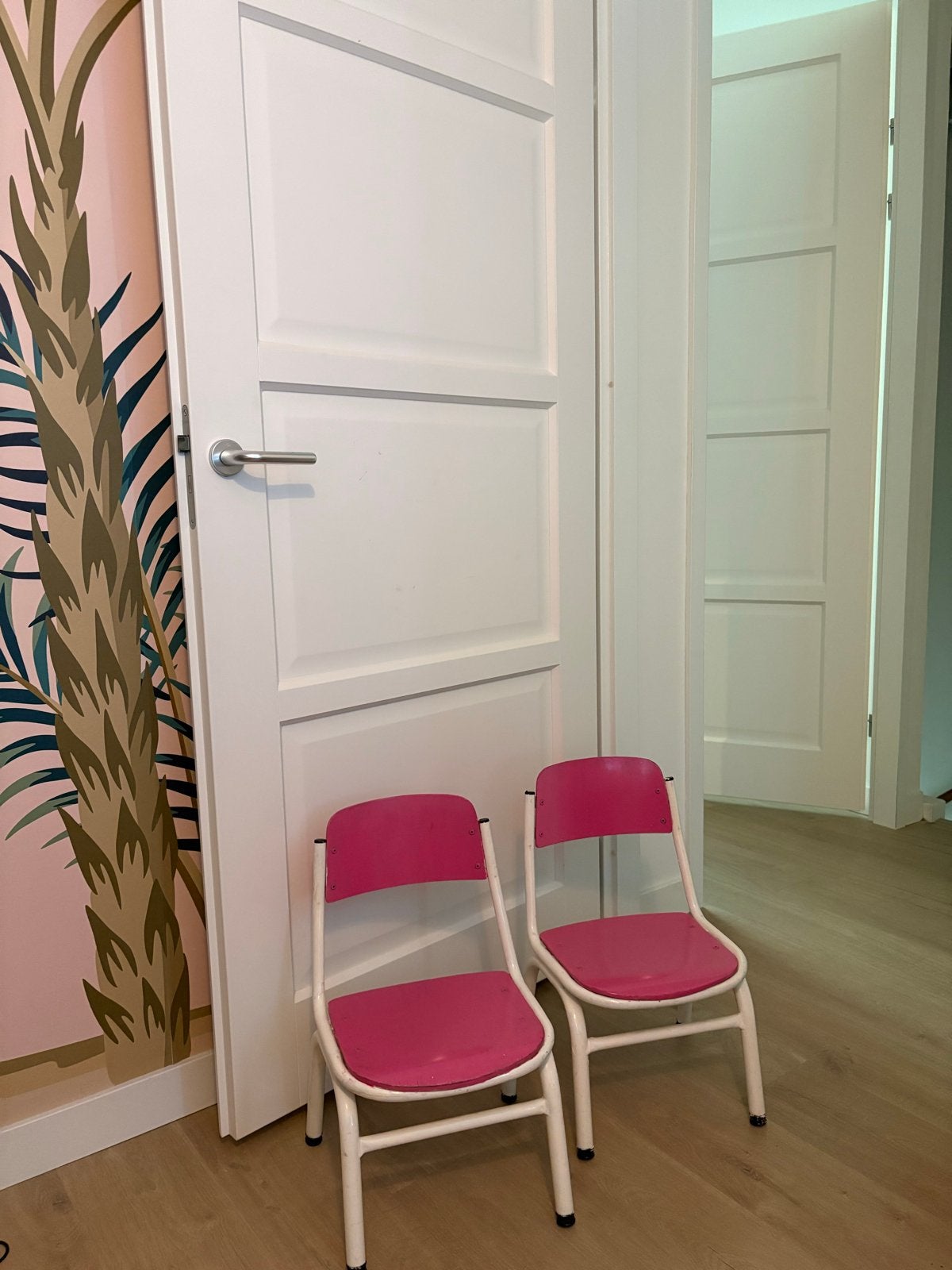 2 roze kinderstoeltjes, Kinderen en Baby's, Kinderkamer | Tafels en Stoelen, Ophalen, Gebruikt, Stoel(en)