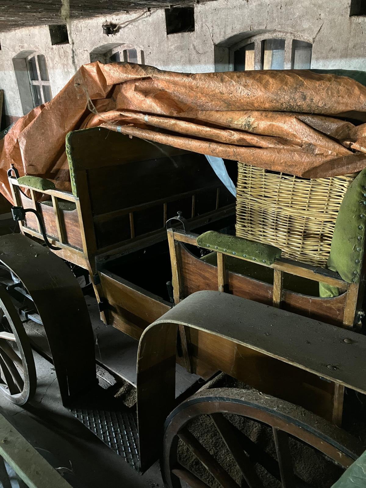 Paardenkoetsen  Duitse jachtwagen en Engels rijtuig, Zo goed als nieuw, Overige typen, Paard